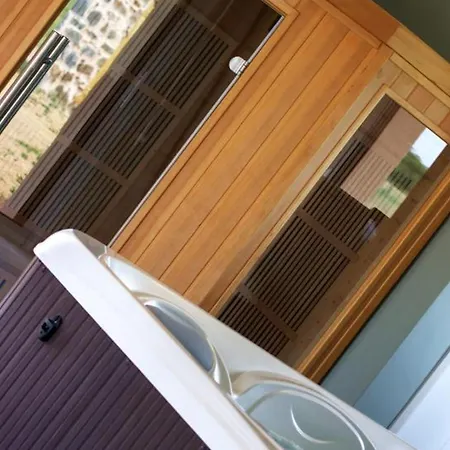 Spacieux Avec Spa, Sauna Et Animaux Acceptés - Fr-1-496-274