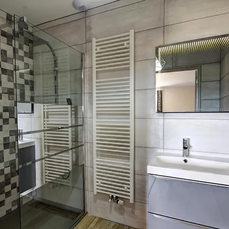 Spacieux Avec Spa, Sauna Et Animaux Acceptés - Fr-1-496-274 Séjour à la campagne